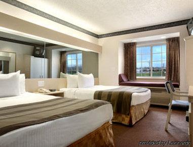Microtel Inn & Suites By Wyndham Joplin Bilik gambar